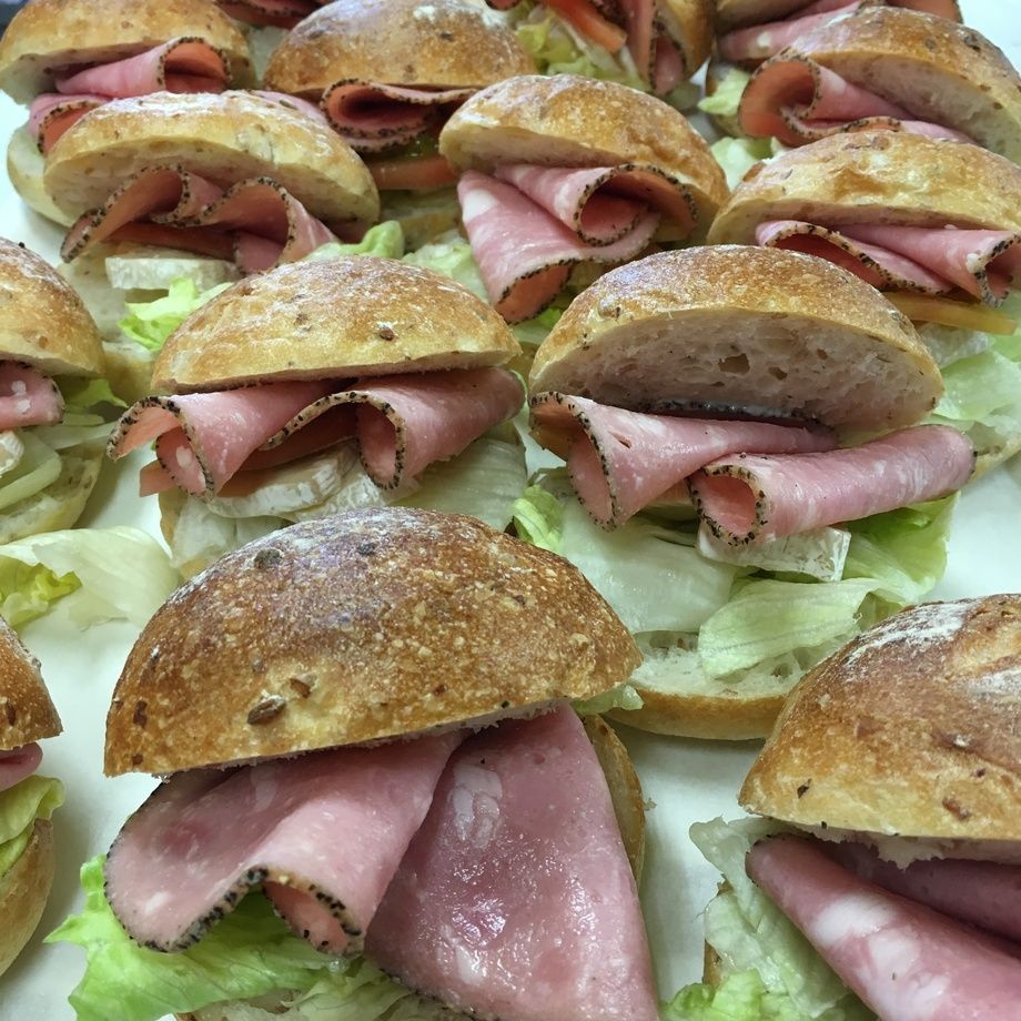 サンドイッチ各種（¥300〜）