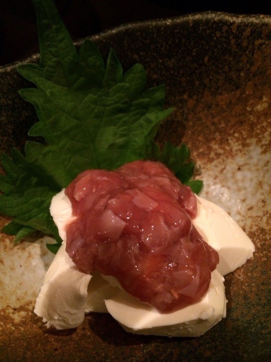 クリームチーズの酒盗のせ（420円）