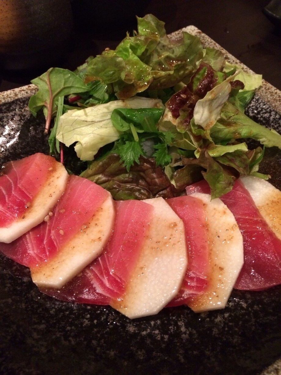 まぐろと長芋のカプレーゼ（580円）