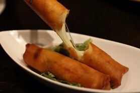 のび〜るモッツァ春巻き