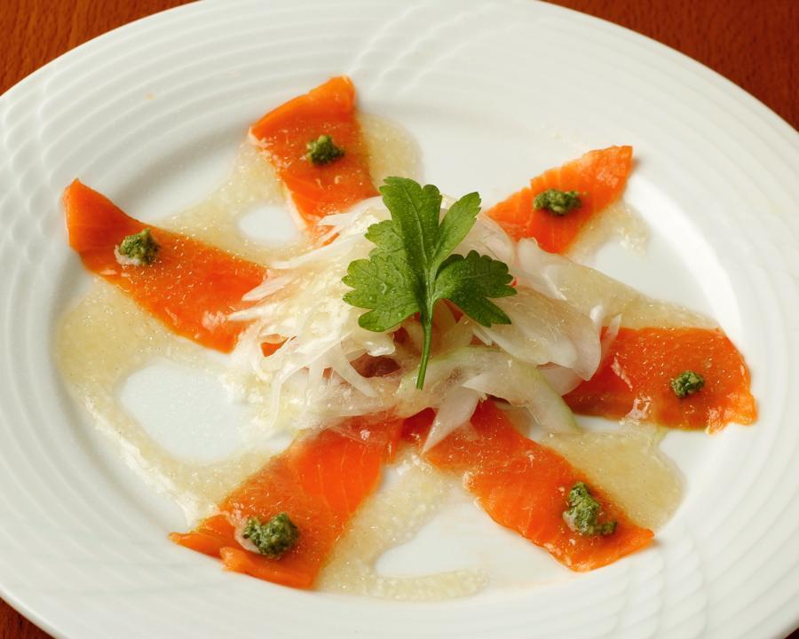 サーモンのカルパッチョ