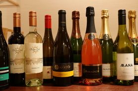 グラスワイン　赤・白・泡