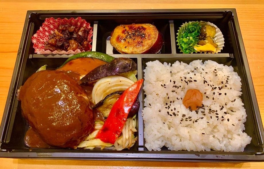 エイジングビーフハンバーグステーキ弁当（¥2,500）