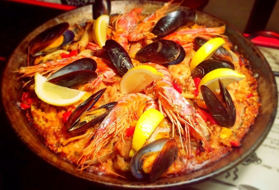 シーフードmixパエリャ(要予約)（1人前1500円(2人前より)）