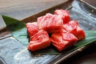 和牛中落ちカルビ（880）