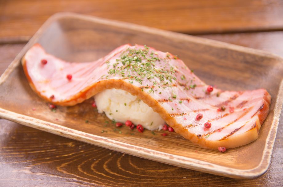 肉バルのポテトサラダ（４８０円）