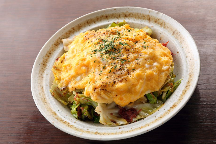 キャベツとコンビーフ（800円）