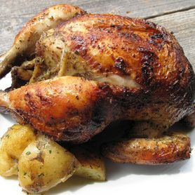 ホールチキンとローストポテト（1羽：3〜4人前）／テイクアウトOK！