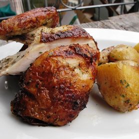 クォーターチキンとローストポテト（1/4羽：1人前）／テイクアウトOK！