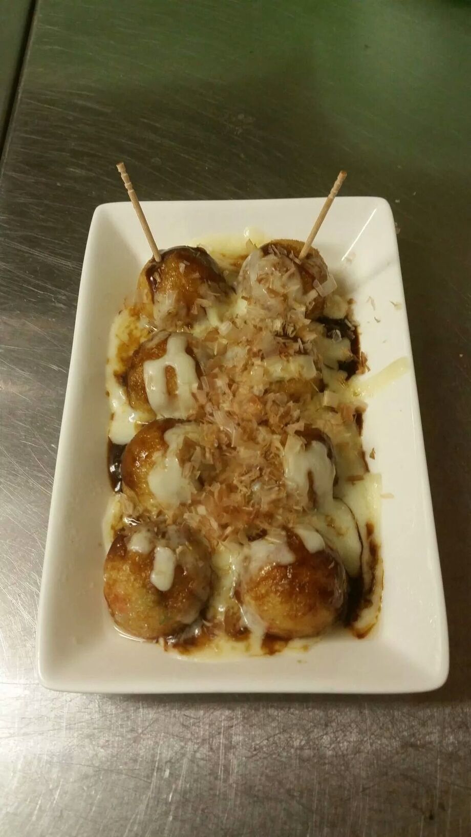 揚げたこ焼き（チーズトッピング乗せ）