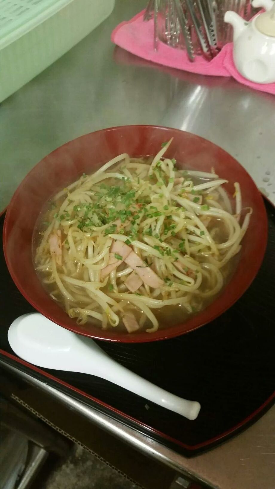 もやしたっぷりプレジラーメン（塩、味噌、醤油）具は希望により。あんかけに変更も可能