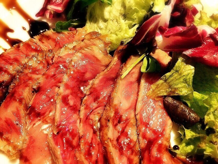 牛もも肉のタリアータ（950）