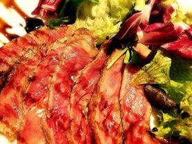 牛もも肉のタリアータ