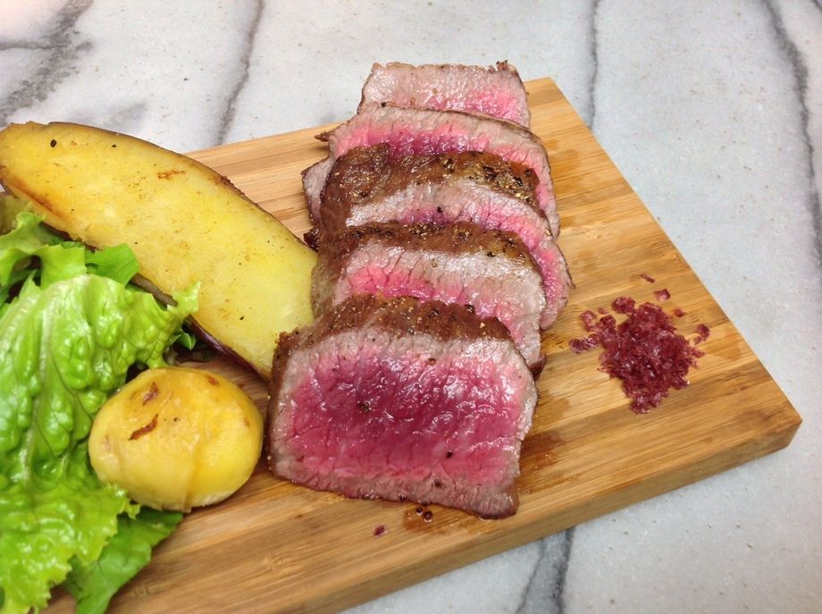 黒毛和牛のステーキ