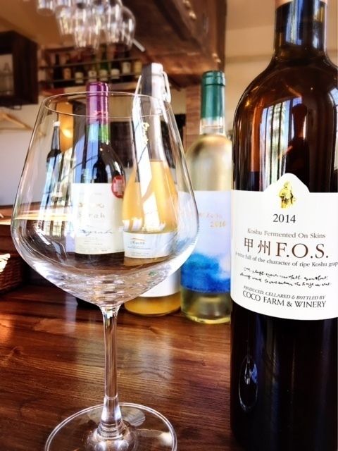 店主厳選 日本ワイン各種（グラス 700円～ ボトル 3500円～）