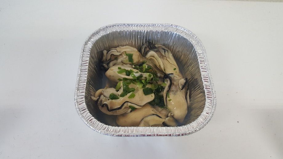 かき酒蒸し（500円）