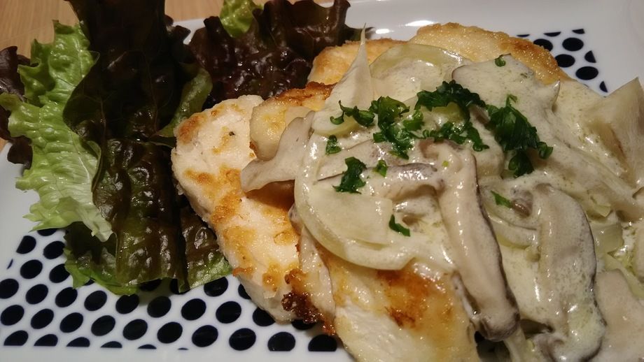 大山鶏胸肉のきのこのクリームソース（1100）
