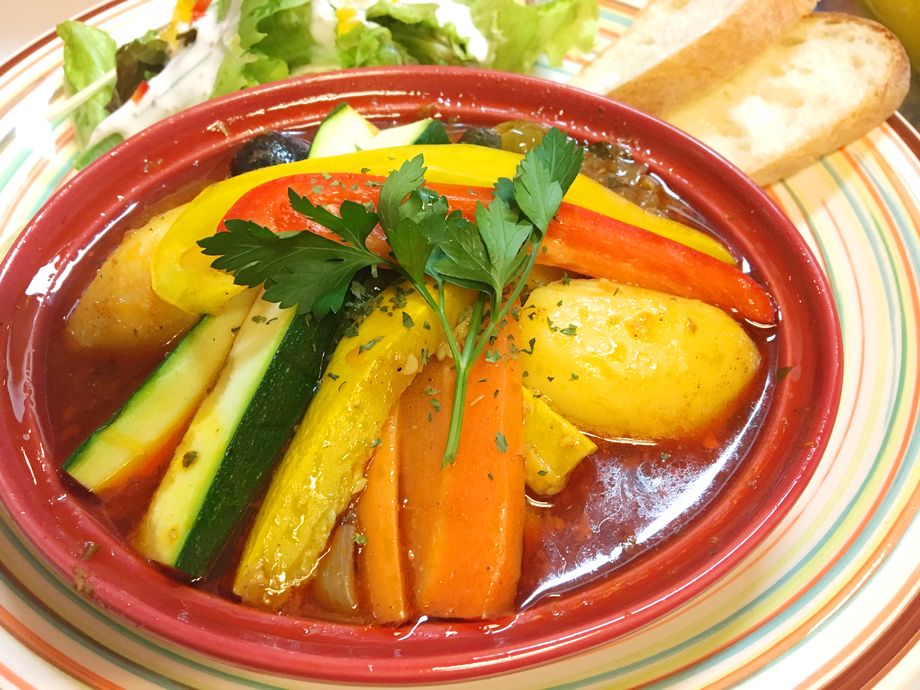 モロッコから取り寄せたスパイスのタジン＊日替わり（¥900）