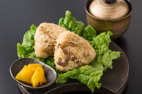 天草黒牛の牛しぐれおむすび