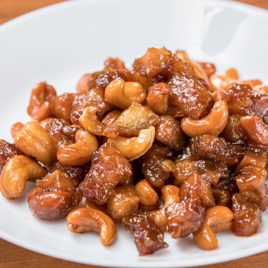 極豚肉とカシューナッツの黒酢仕立て