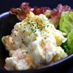 燻製ポテトサラダ（ 480円 （税抜） ↑）