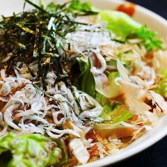 しらすと鰹節のサラダ（580円 （税抜））