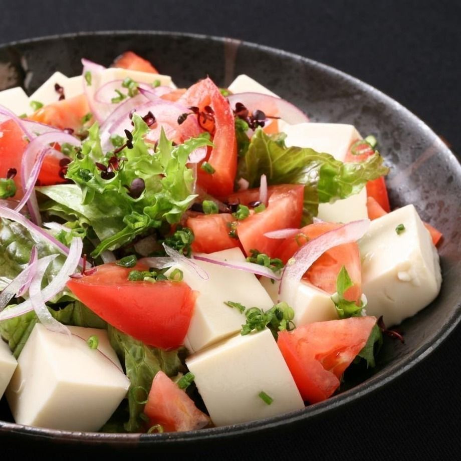 トマトと豆腐のサラダ（580円 （税抜））