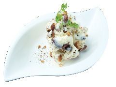 自家製燻製ナッツのアイス（480円 （税抜））