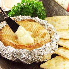 まるごとカマンベールチーズ燻製（880円 （税抜））