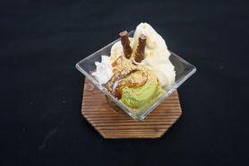 抹茶アイスの和スイーツ