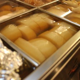 平天/ 牛すじ/ 大根/ 竹輪/ 唐揚げ/ じゃがいも/ 玉子