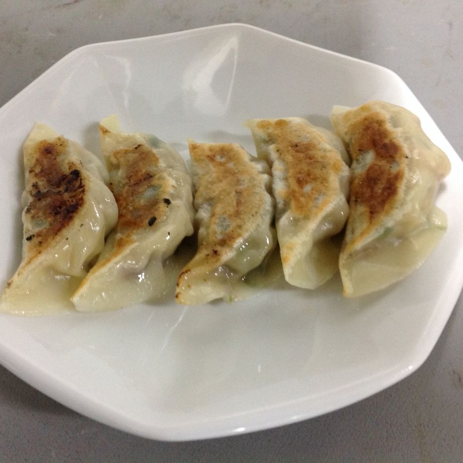 肉焼餃子（350円）