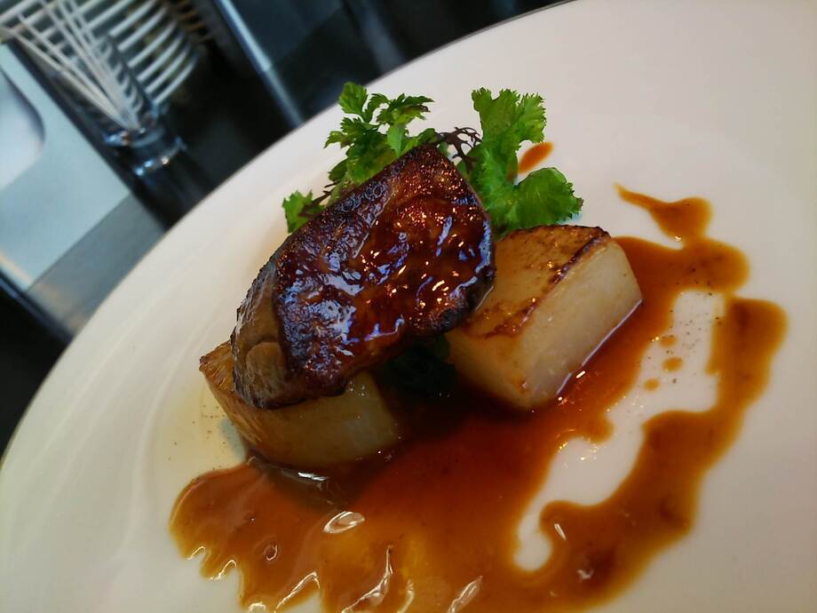 フォアグラのポワレと大根のソテー