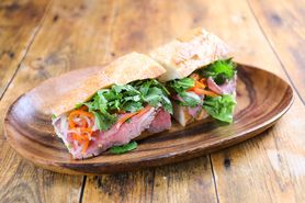 ローストビーフのバインミー Bánh mì nhân bò nướng 