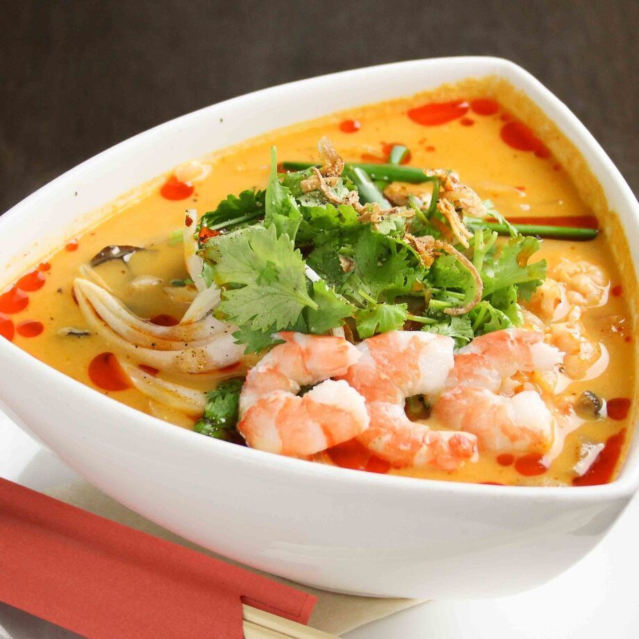 超人気！トムヤムクンのフォー Phở tomyum