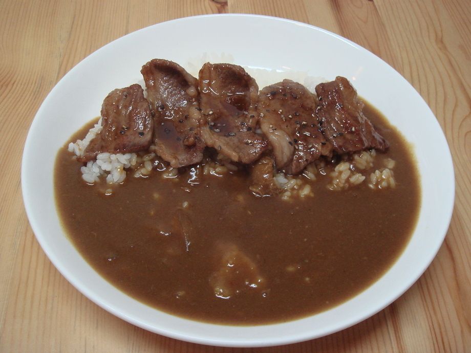 牛やきにくカレー（850円）