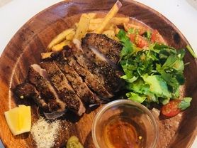 自家製 厚切り塩豚のグリル Thịt lợn nướng kiểu Âu