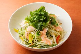 海老と青パパイヤのサラダ  salad tôm và đu đủ xanh