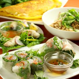 【2.5H飲み放題付】歓送迎会に!!人気のバインセオ&フォーなど料理10品コース