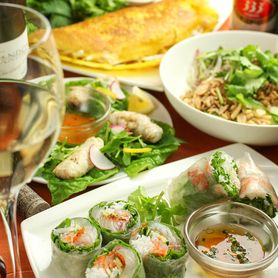 【月〜木曜日限定 2.5H飲み放題付】ゴイクン・チャーゾー・バインセオなど定番料理が楽しめる!料理9品コース