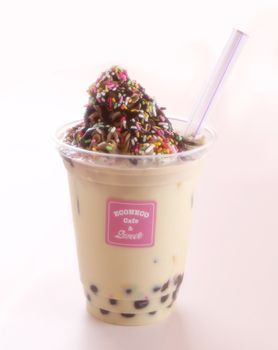 カラフルチョコ＆タピオカロイヤルミルクティー