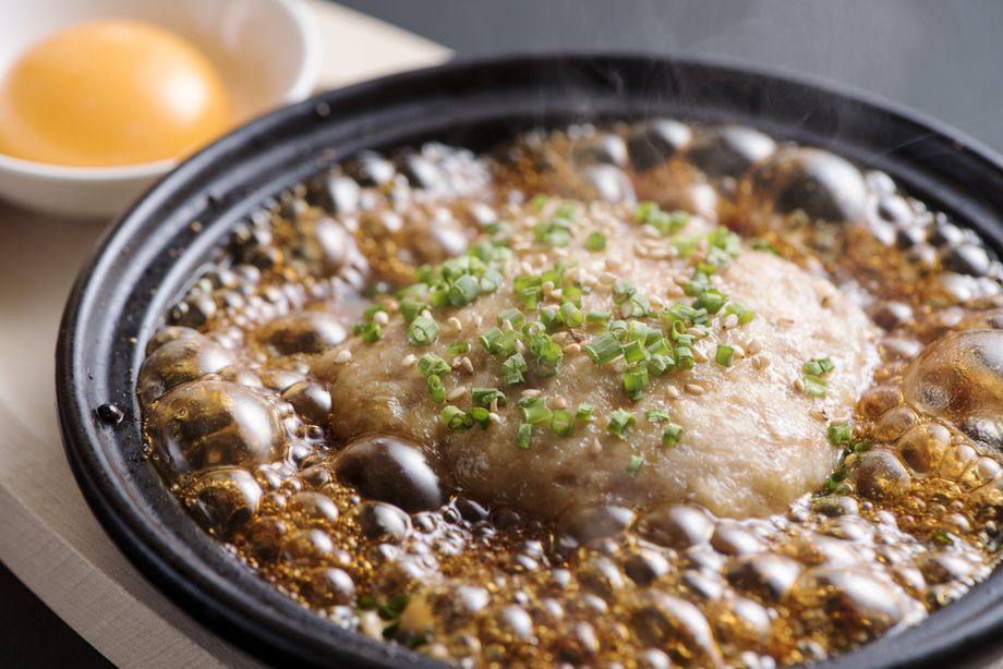 なんこつつくねの陶板焼き