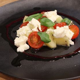 フルーツとトマトのカプレーゼ