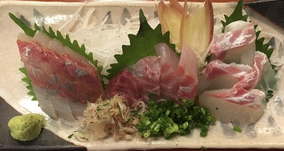 お刺身３種盛り合わせ（1296円）