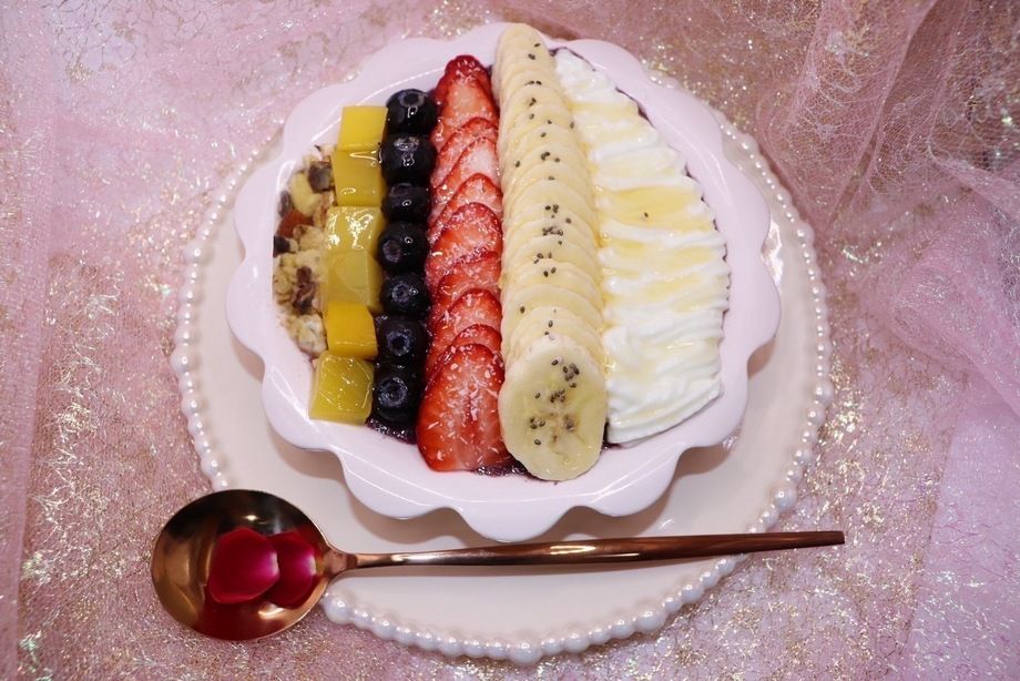 濃厚&クリーミー！ グリークアサイーボウル（2000）