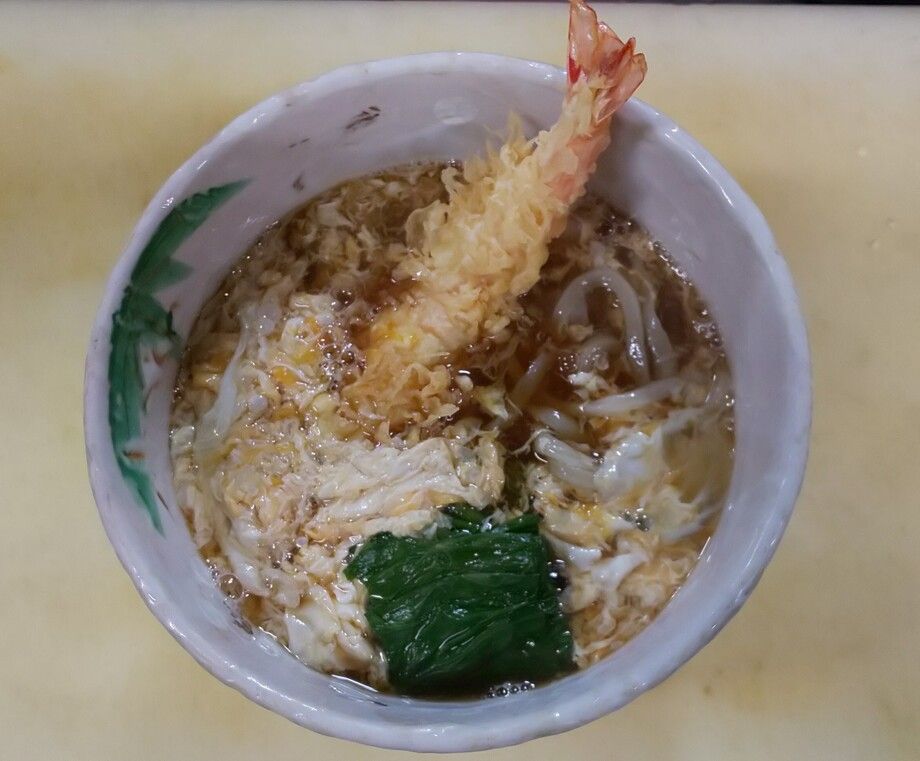 天とじうどん（1340円）