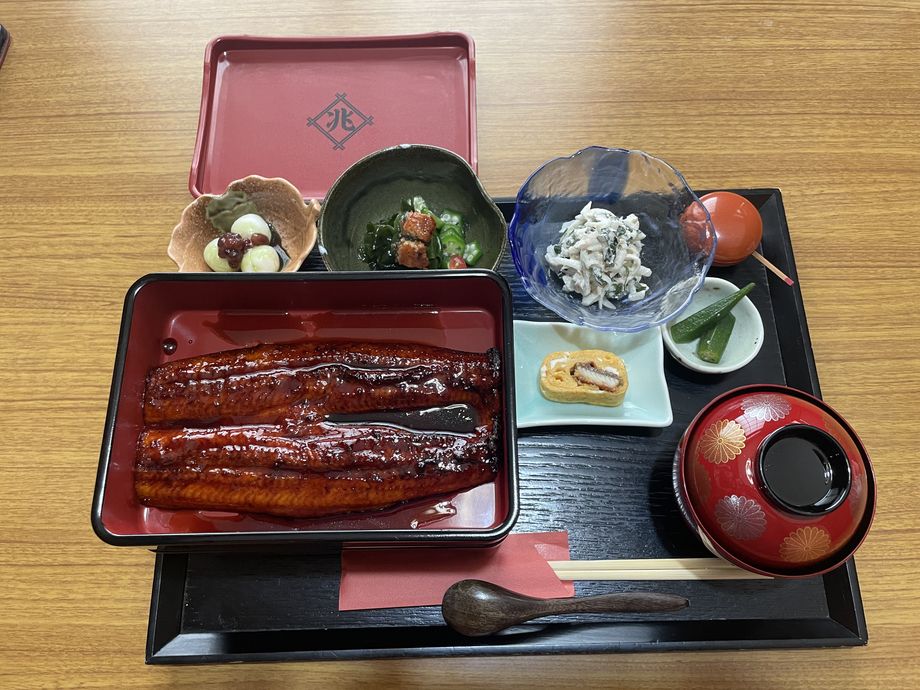 鰻 定食　特上　（うまき・うざく・香の物・肝吸い 付）（￥3,800　（税込））