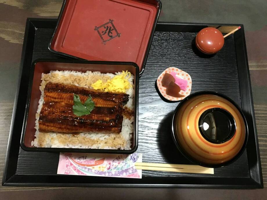 鰻 重　上　（香の物・お吸い物 付）（￥2,800　（税込））