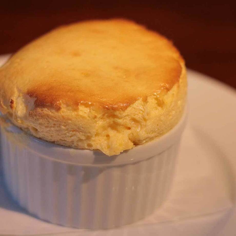 あつあつふんわりとろとろスフレケーキ