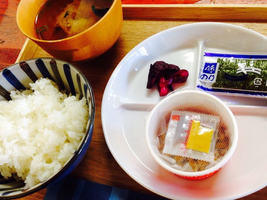 朝: 納豆定食（330）